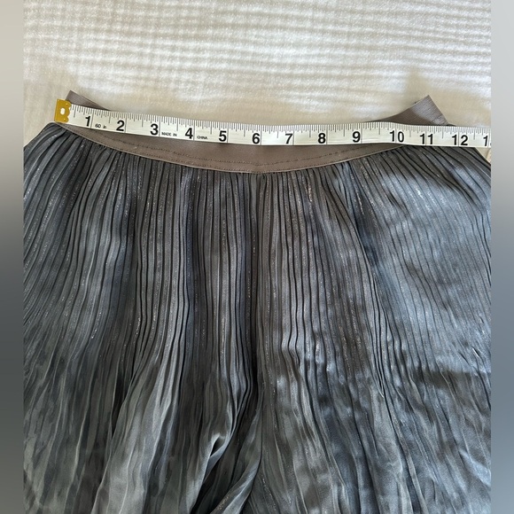 NWT Free People Crinkle‎ Pleat Flowy Whimsigoth Foil Skort Skirt Gunmetal Gray,S - Picture 4 of 10